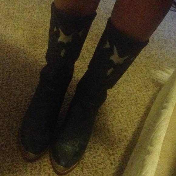 Boots - Picture 2 of 3