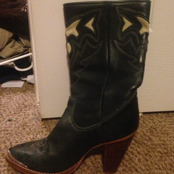 Boots - Picture 3 of 3