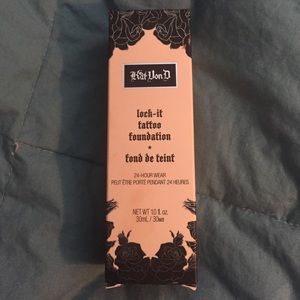 Kat Von De Lock It Up CoverUp