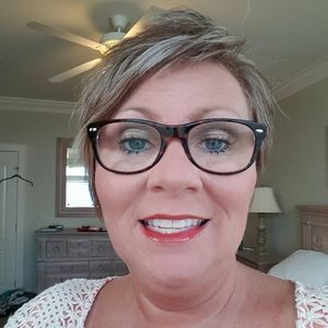 Meet your Posher, Becky