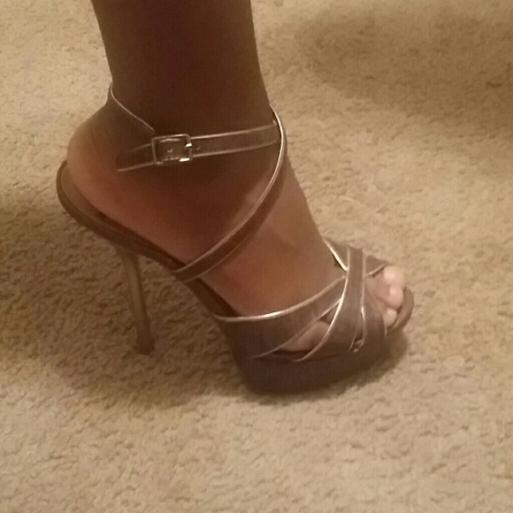 High heels - Picture 1 of 4