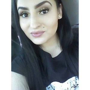 Meet your Posher, Reyna