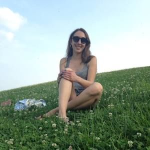 Meet your Posher, Claudia