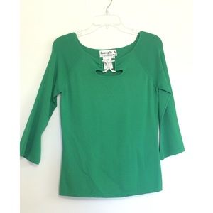 Long sleeved green top