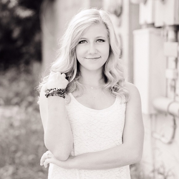 Meet your Posher, Catie - Picture 1 of 1