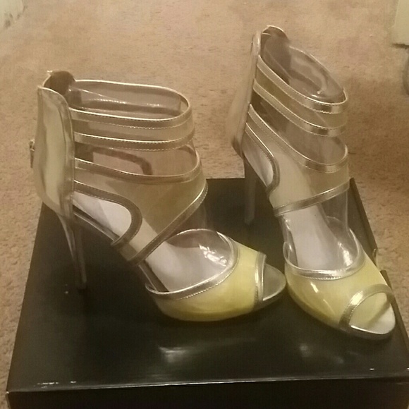 Brand new heels 🌟🌟SOLD 🌟🌟🌟 - Picture 1 of 4