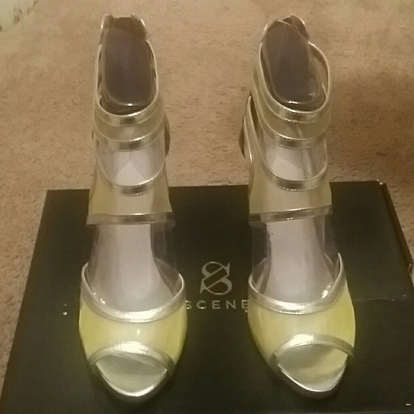 Brand new heels 🌟🌟SOLD 🌟🌟🌟 - Picture 2 of 4