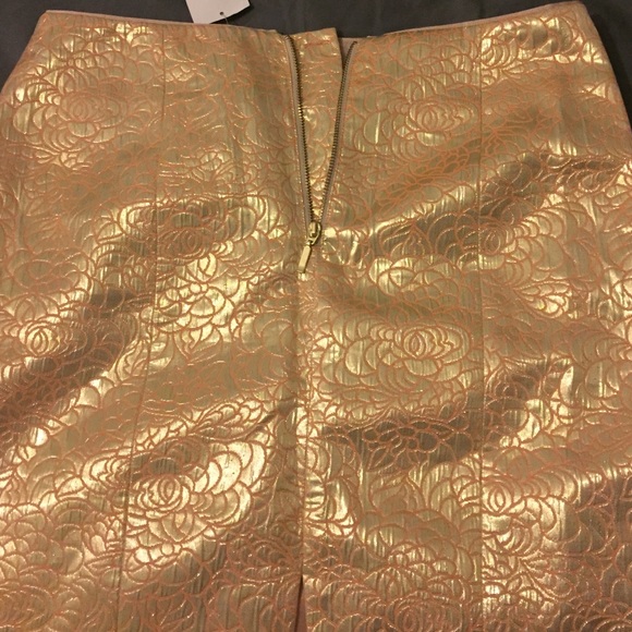 ✨BRAND NEW✨Metallic A-line skirt - Picture 3 of 4