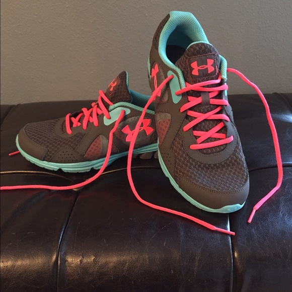 Practically NEW Under Armour running shoes!