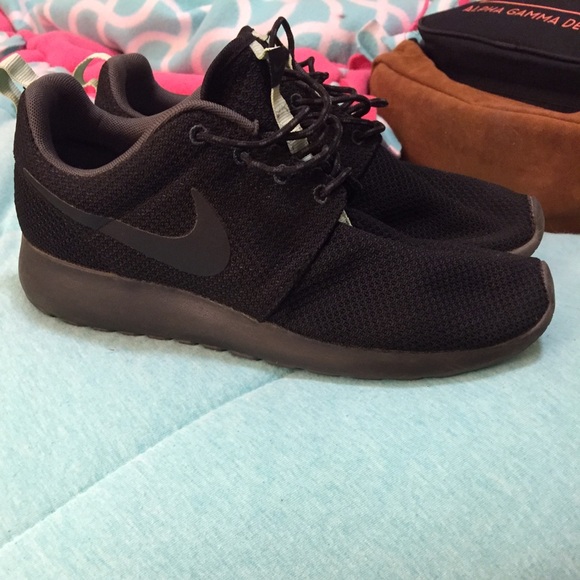 Women's Nike shoe