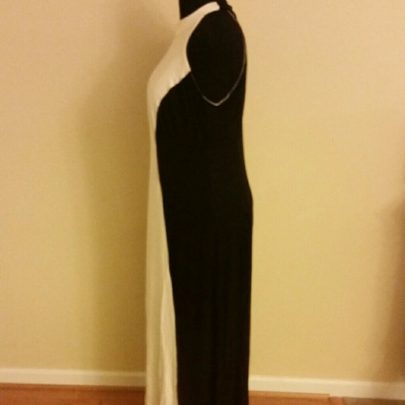 MOCK NECK HOURGLASS MAXI DRESS - Picture 2 of 3