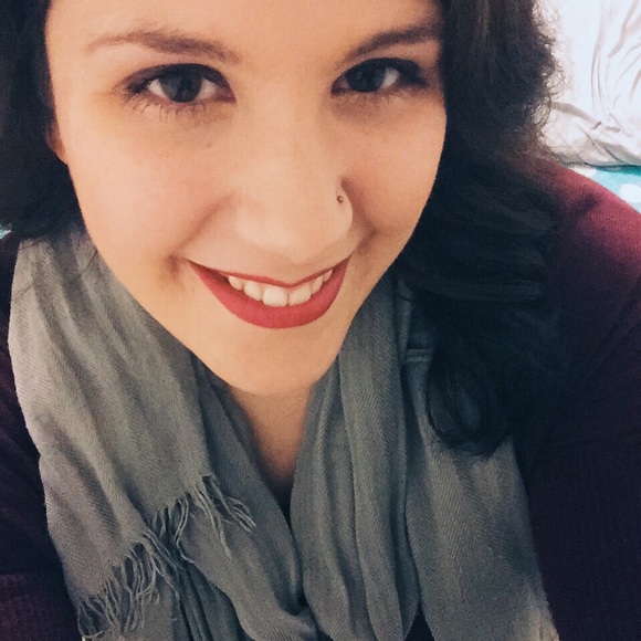 Meet your Posher, Ashlee - Picture 1 of 1