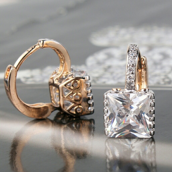 Sold! 18k Gold Plated CZ Crystals Earrings New - Picture 2 of 3