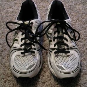 Athletic Asic shoes like new!!!!