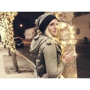 Meet your Posher, Lindy