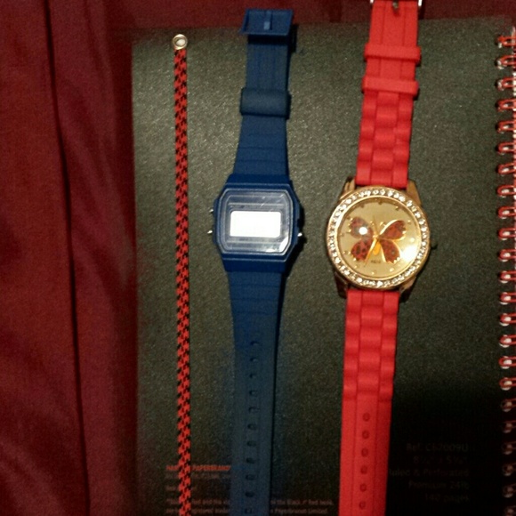 Watches and 2 piece  sets - Picture 1 of 4