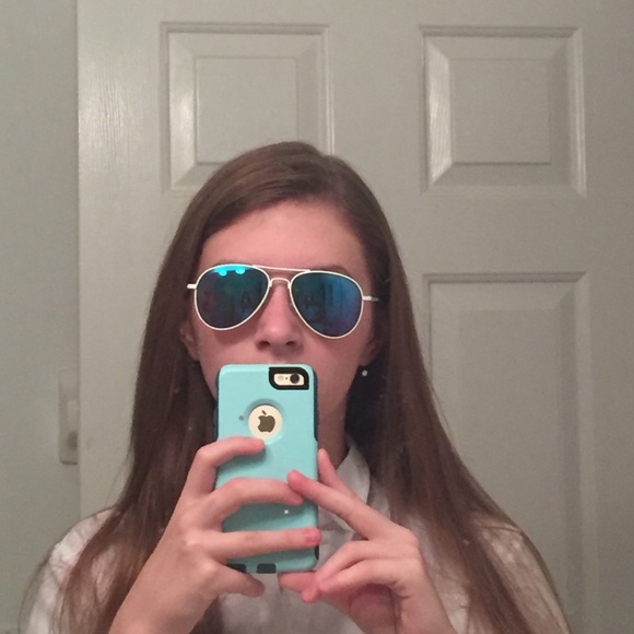 white aviator sunglasses - Picture 3 of 4