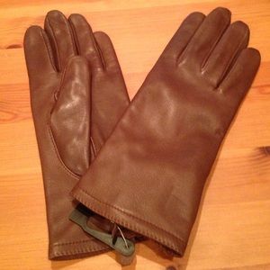 Genuine leather brown gloves