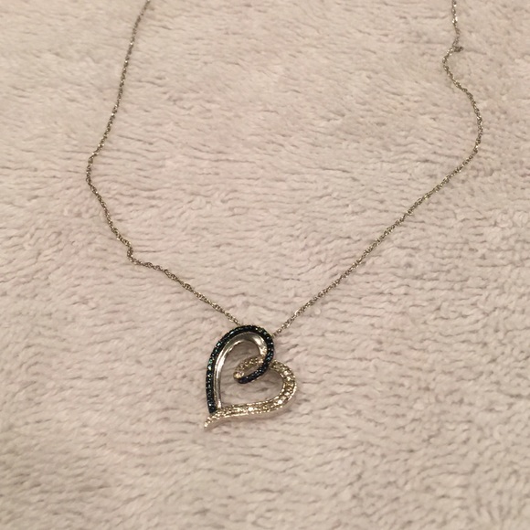 Kay jewelers diamond heart necklace