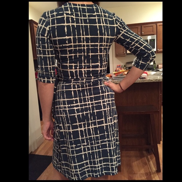 Banana Republic wrap dress - Picture 2 of 2
