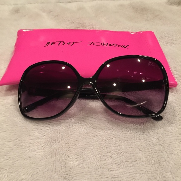Betsey Johnson sunglasses