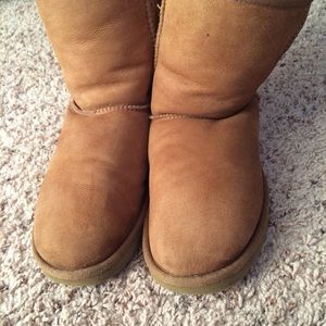Chestnut UGGS Great Cond.
