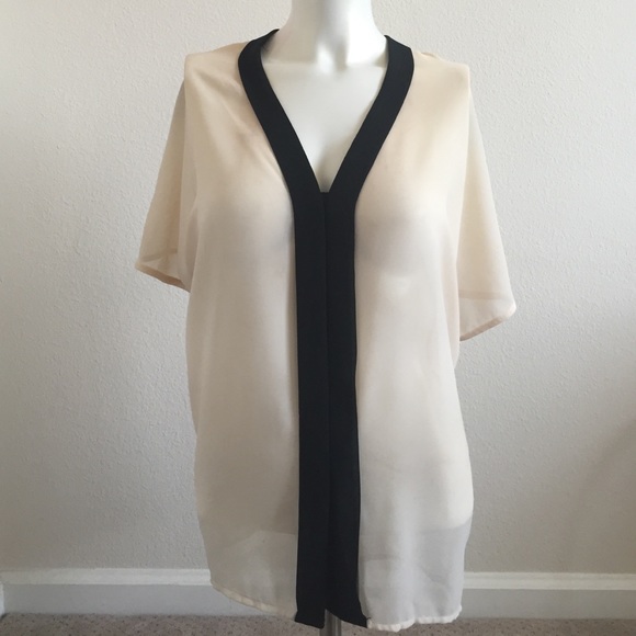 Sheer bttn blouse w/blk lining