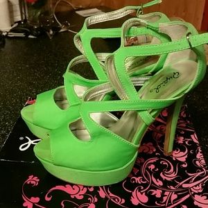 Qupid lime green platform sandals