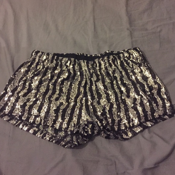 Sequin shorts - Picture 1 of 4