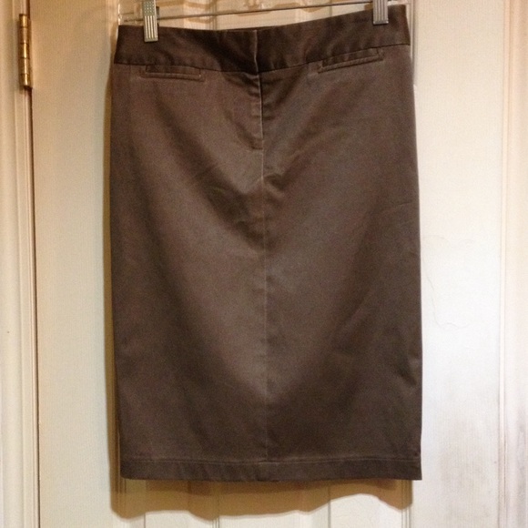 Taupe Laundry Size 0 Skirt