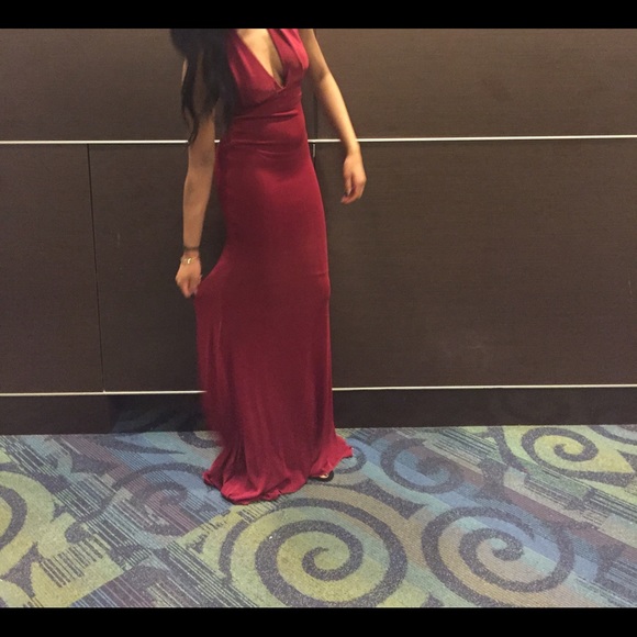 Red Gown - Picture 2 of 3