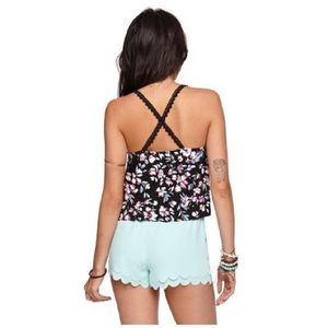 💥LOWEST💥 Kendall & Kylie cropped tank