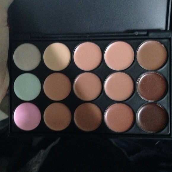 Brand new creme and contour kit