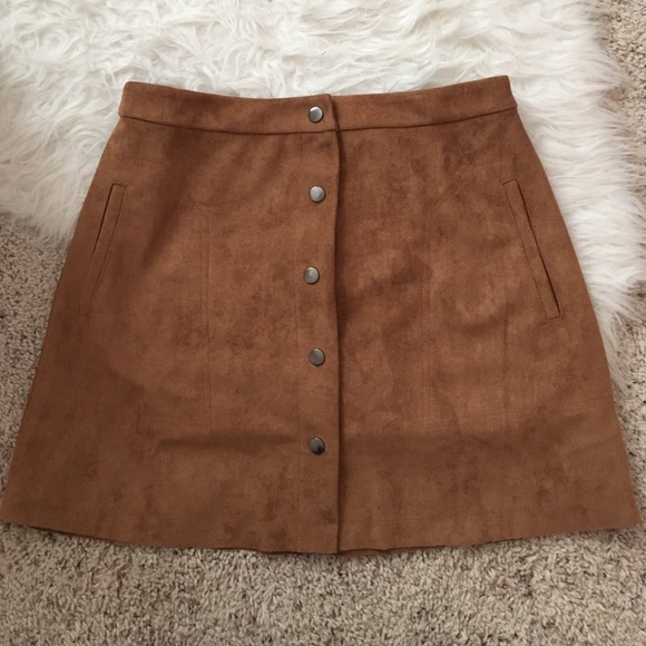 SOLD clothing brown suede skirt with buttons - Picture 3 of 4
