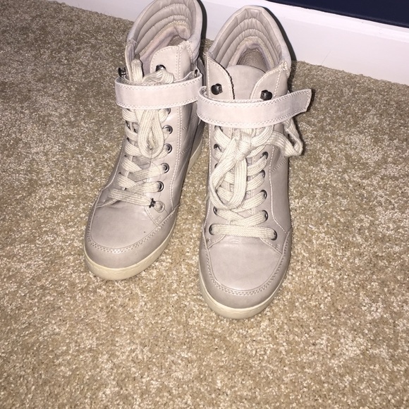 Taupe Wedge sneakers