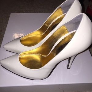 White heel pumps size 4