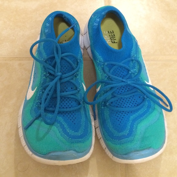 Nike free 4.0 flyknit shoes