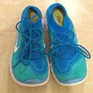 Nike free 4.0 flyknit shoes