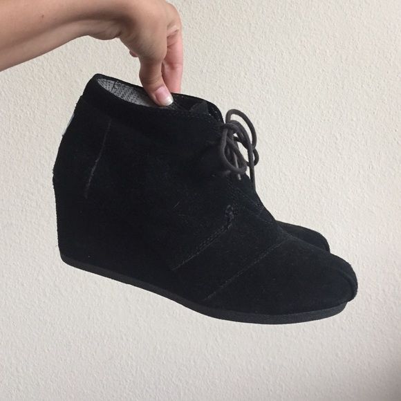 TOMS wedge