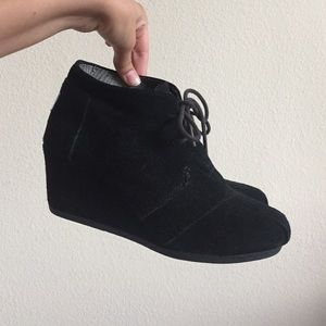 TOMS wedge