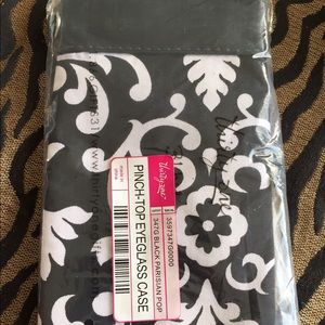 Thirty-One pinch top sunglasses case