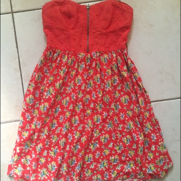 Short strapless dress - Picture 2 of 3