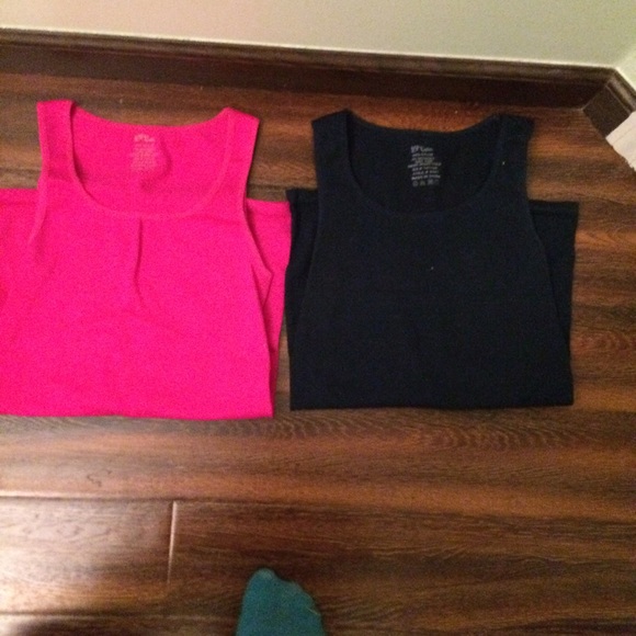 Tank top bundle - Picture 4 of 4