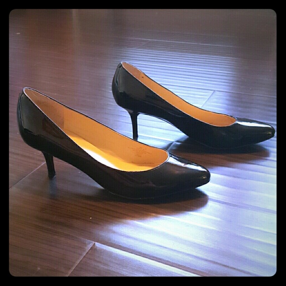 Liz Claiborne black kitten heels