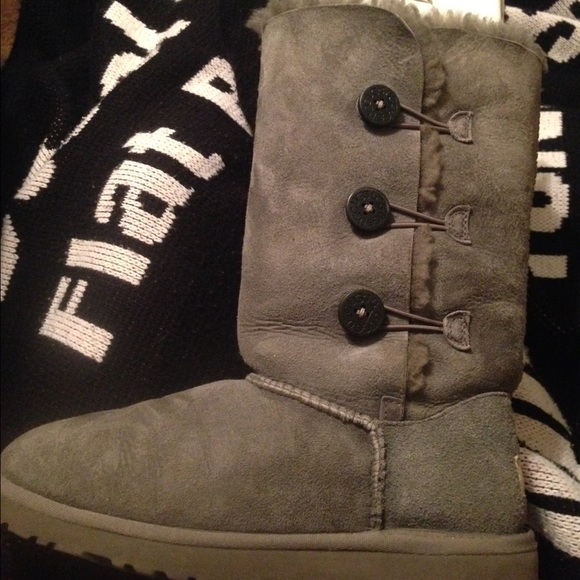 Ugg boots basically new, worn twice.