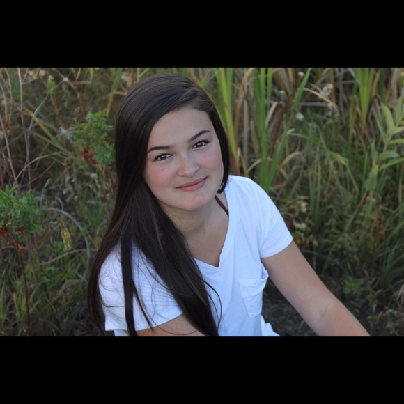 MEET THE POSHER ❤️❤️ - Picture 3 of 3