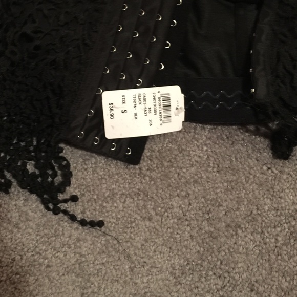 Black laced corset shirt - Picture 3 of 3