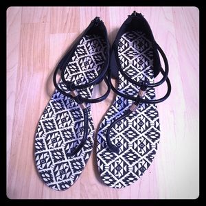 T-Strap Torrid Sandals! 12W BNWT