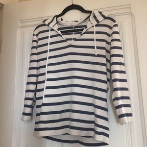 ⚓️JCrew hooded Vneck top⚓️