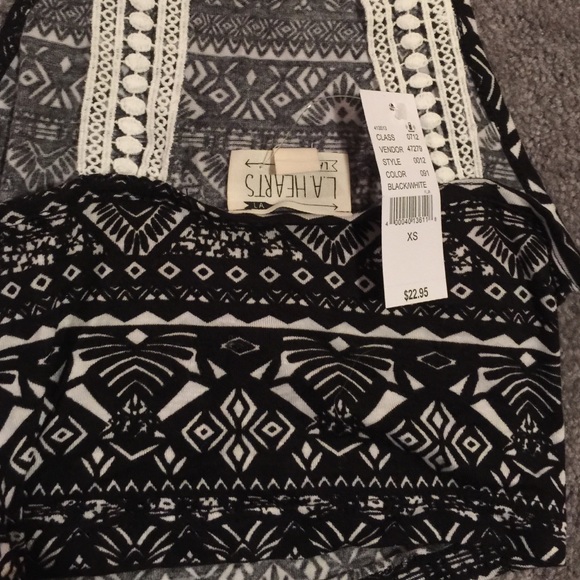 Black and white crop top - Picture 3 of 3